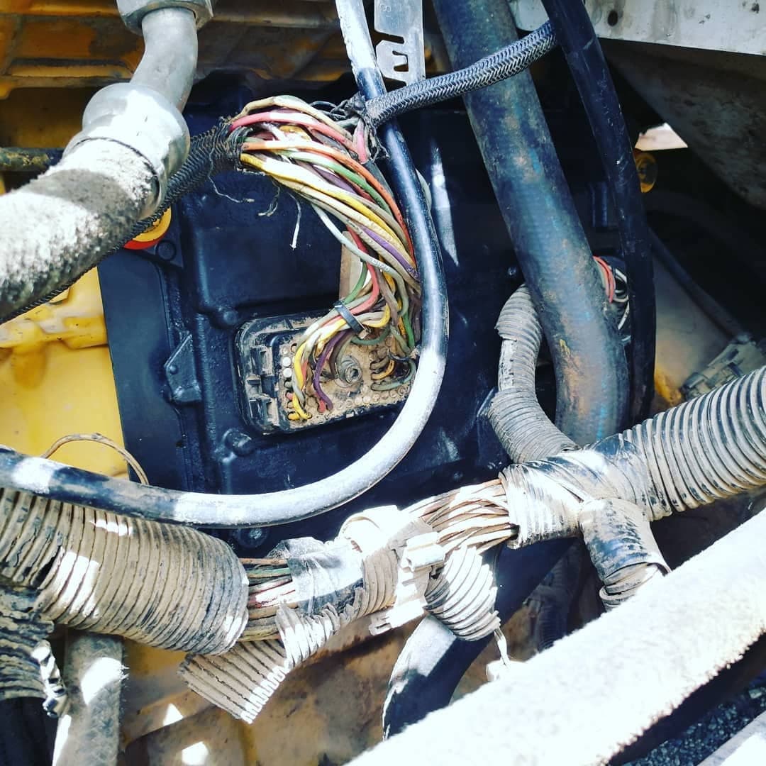 Mantenimiento Eléctrico especializado en maquinaria pesada — CR Project S.A.S Colombia