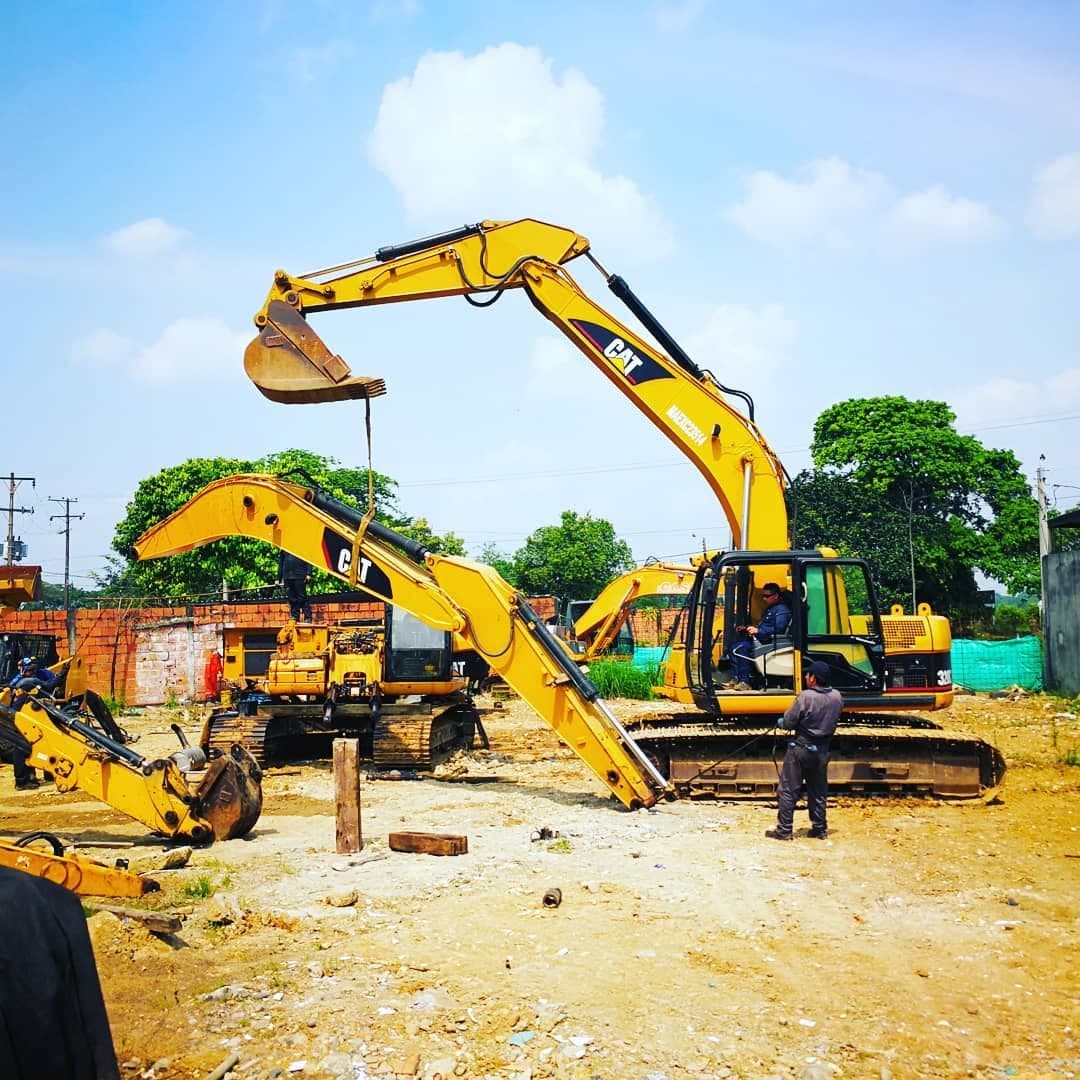 Reparación Integral especializado en maquinaria pesada — CR Project S.A.S Colombia
